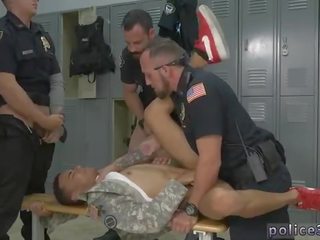 Bingkah polisi homoseks pria kotor film menunjukkan dan terkemuka pria seks mengikat tubuh